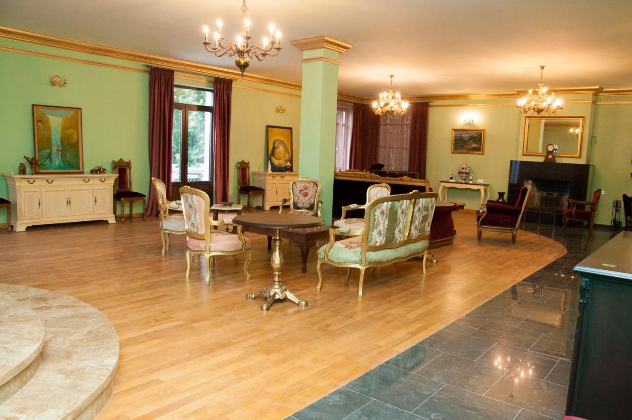 Chateau Gabriel Erévan Extérieur photo