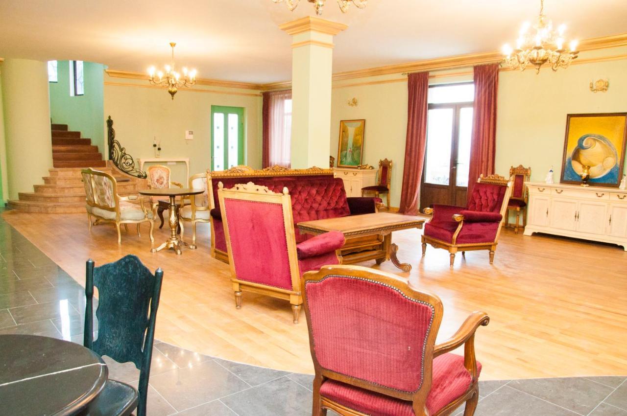 Chateau Gabriel Erévan Extérieur photo