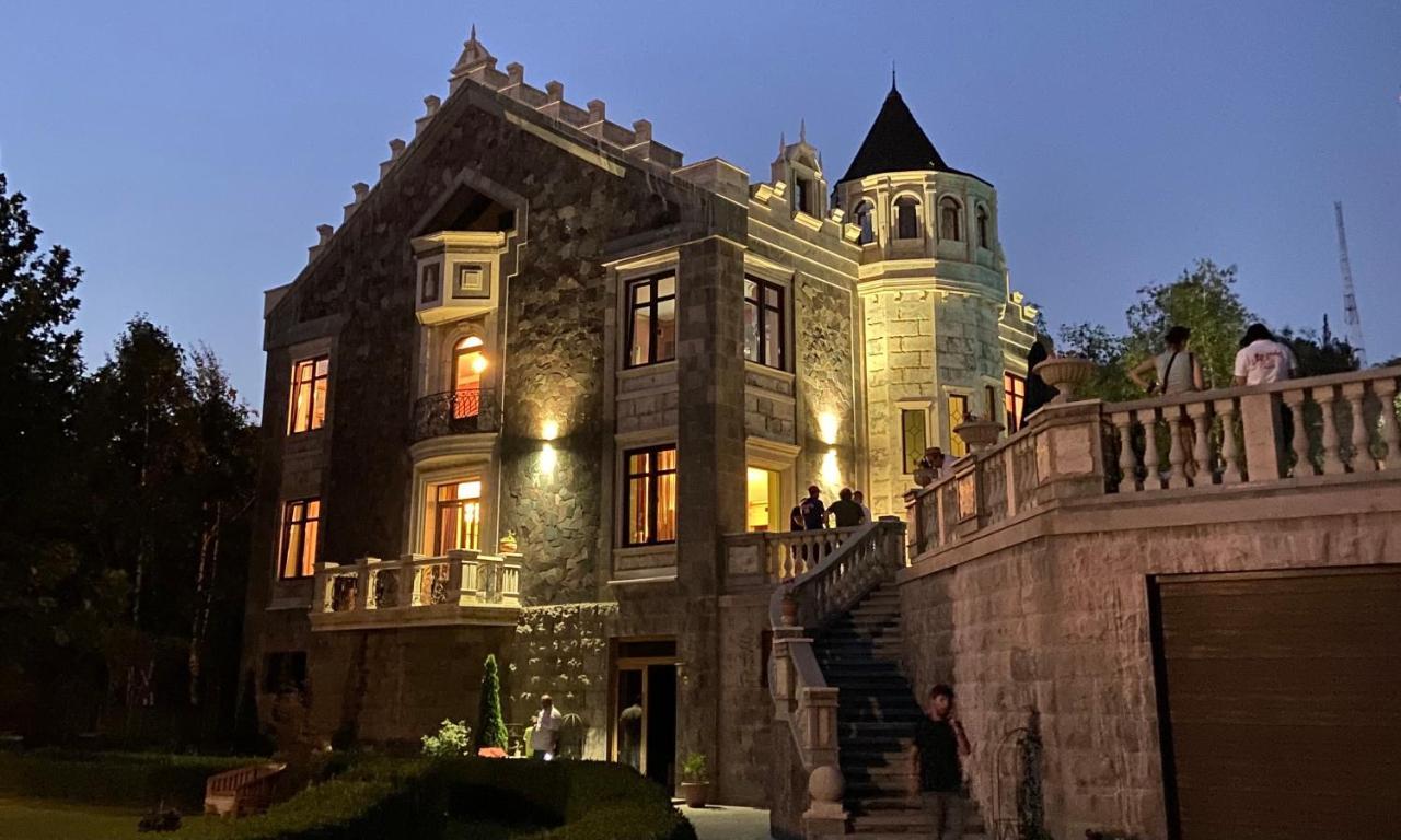Chateau Gabriel Erévan Extérieur photo